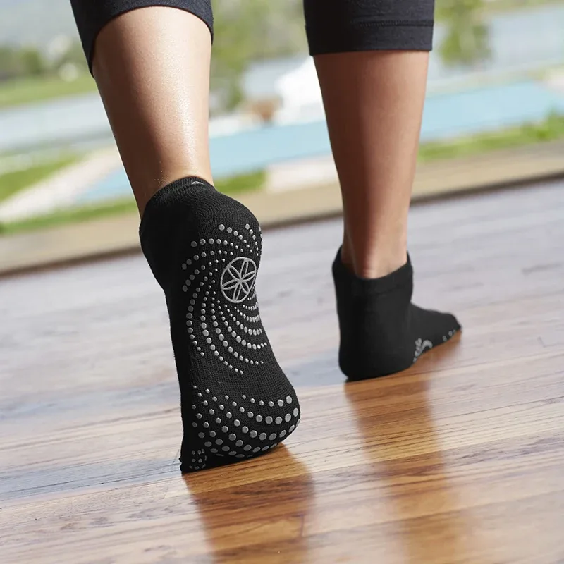Gaiam Grippy Yoga Socks S/M Gaiam