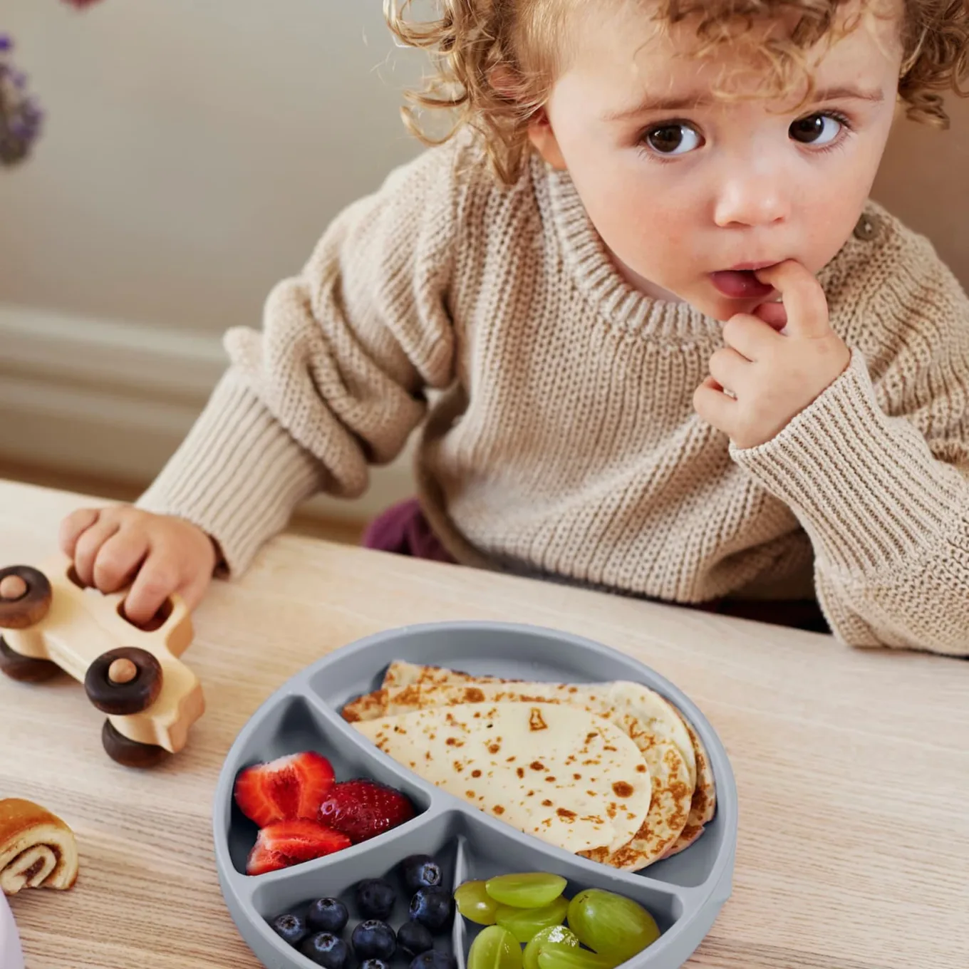 Everyday Baby Tallrik Silikon med Sugfunktion Quiet Grey Everyday Baby