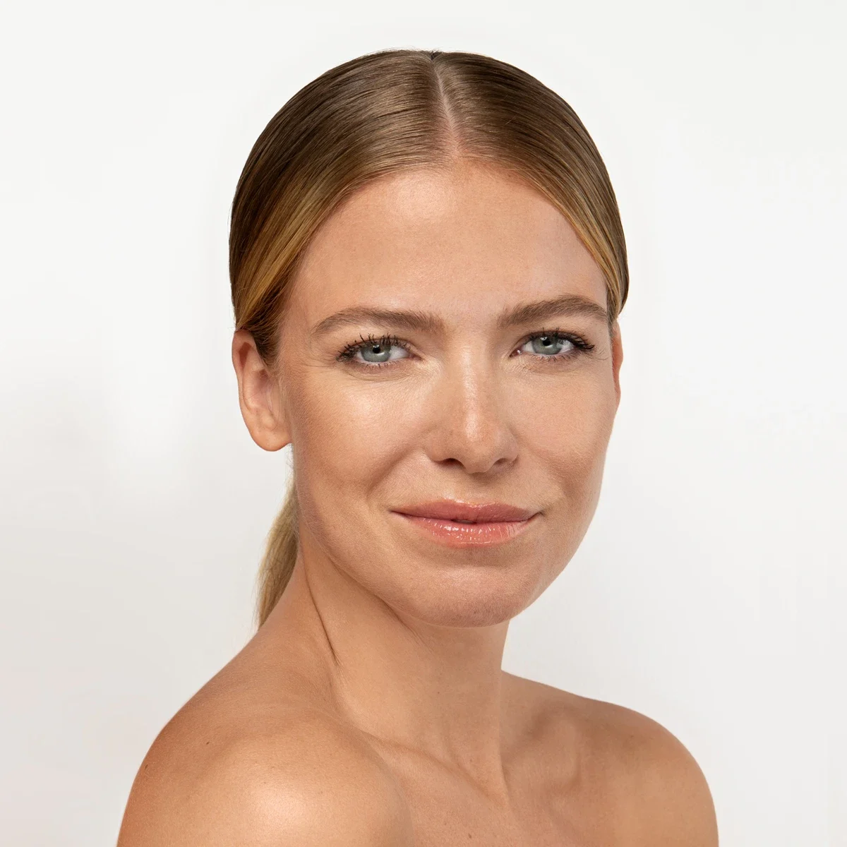 Lavinde Copenhagen Natural Glow Liquid Foundation 207 Beige Lavinde Copenhagen