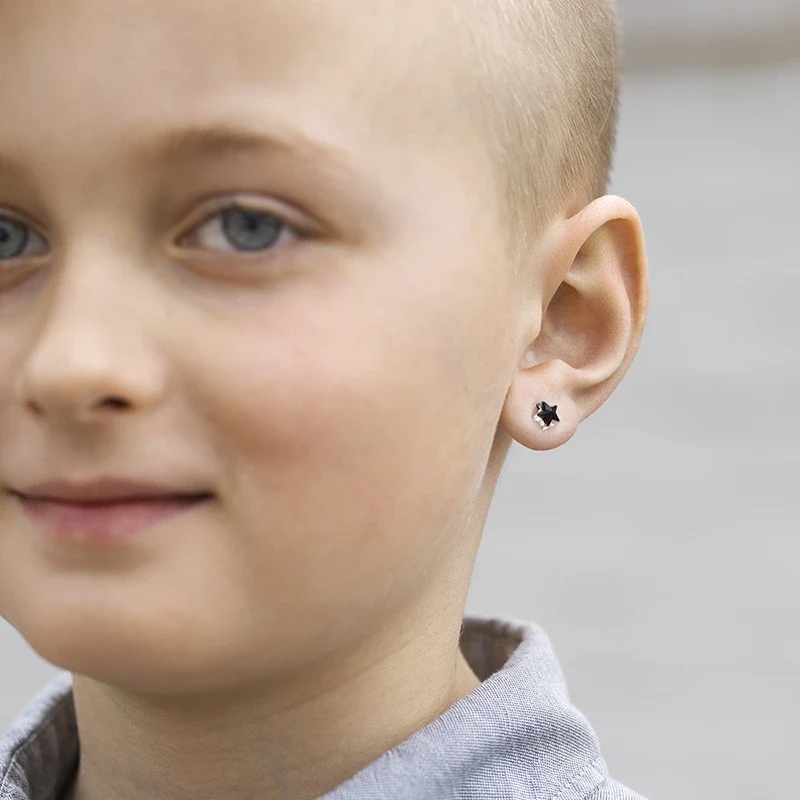 Blomdahl Örhängen Star Jet 6 mm Blomdahl