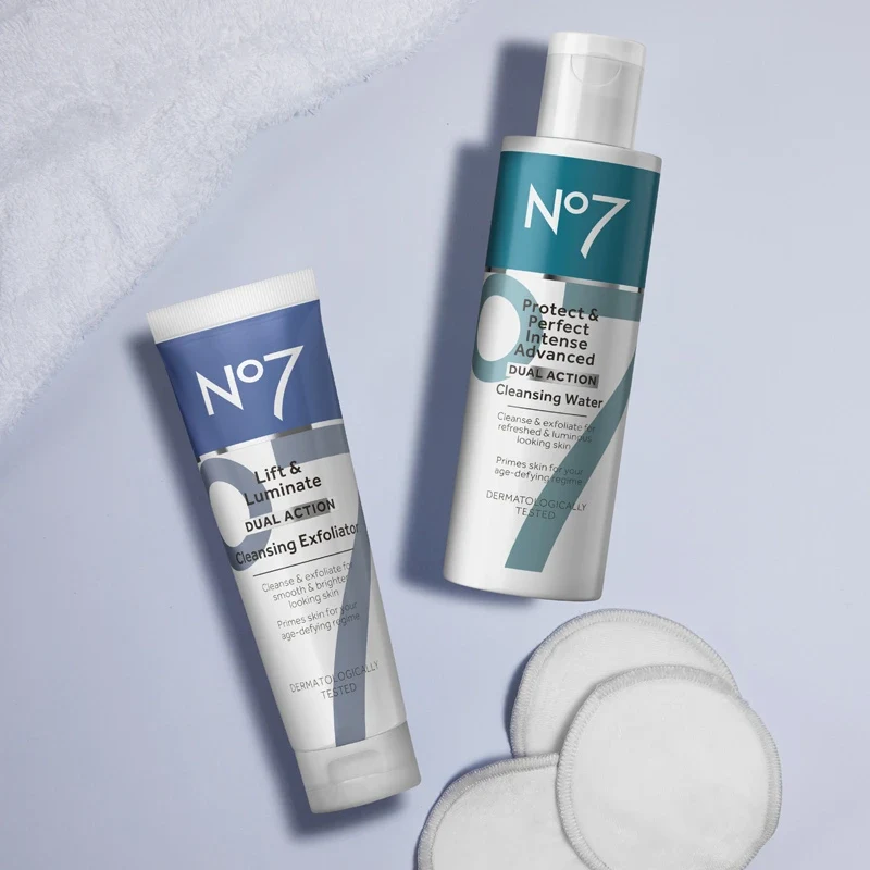 No7 Lift & Luminate Cleansing Exfoliator 100 ml No7