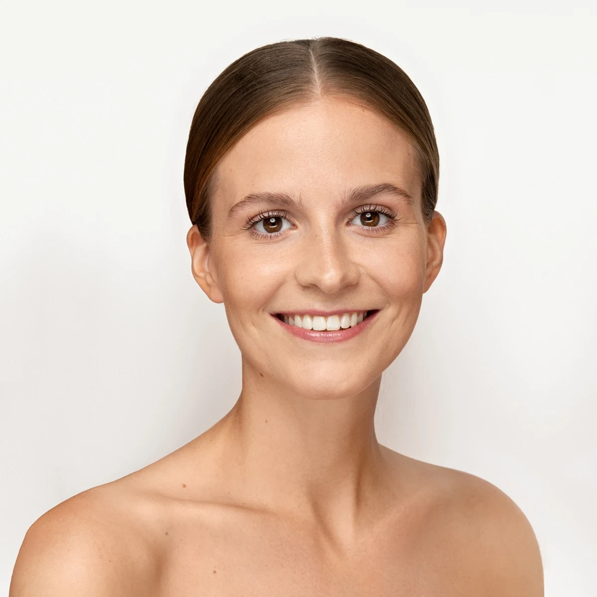 Lavinde Copenhagen Natural Glow Liquid Foundation 203 Sand Lavinde Copenhagen