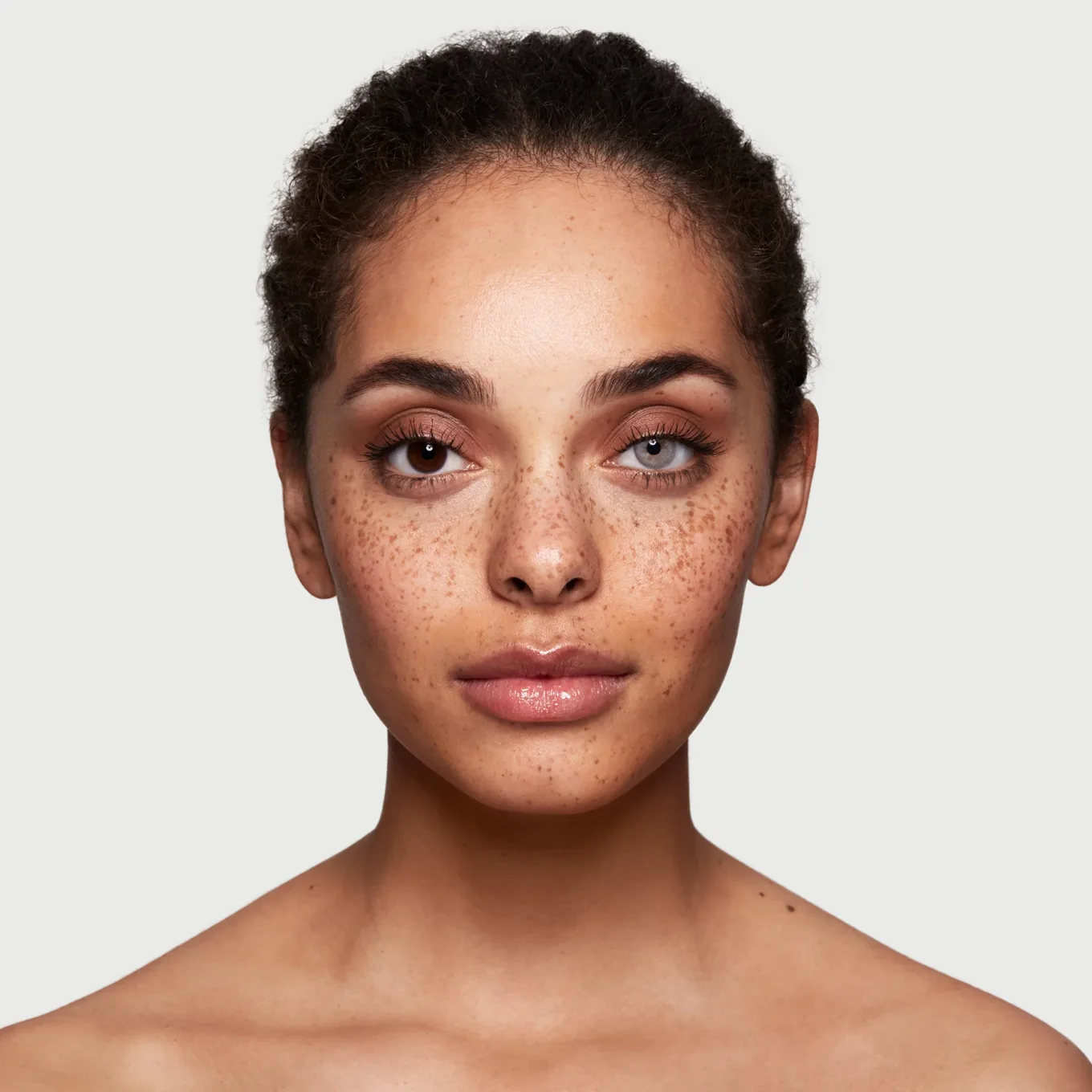 SWATI Cosmetics 1 Month Pearl färgade linser Swati