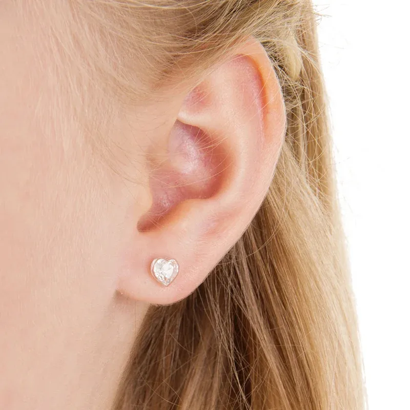 Blomdahl Örhängen Heart Crystal 6 mm Blomdahl