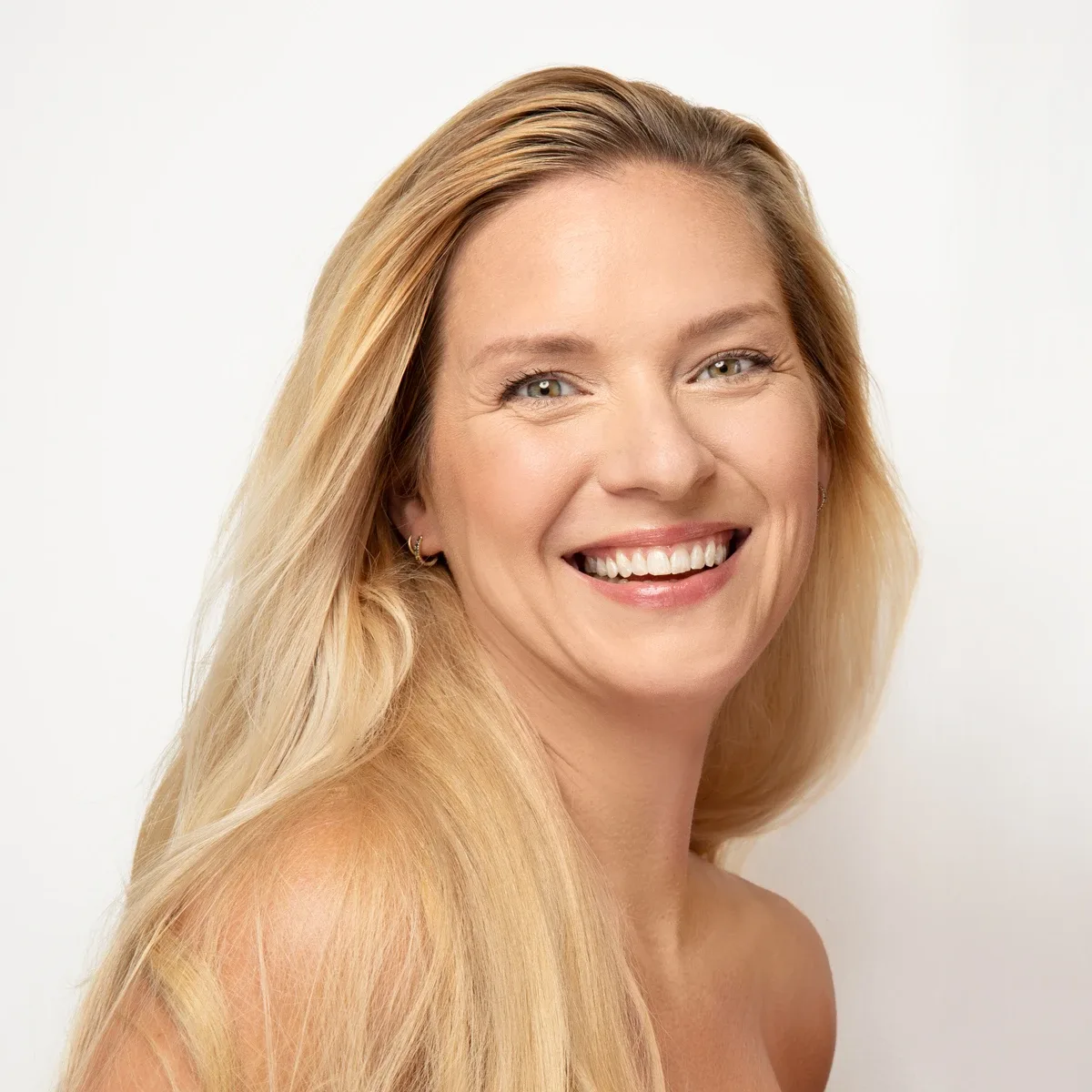 Lavinde Copenhagen Natural Glow Liquid Foundation 201 Cool Ivory Lavinde Copenhagen