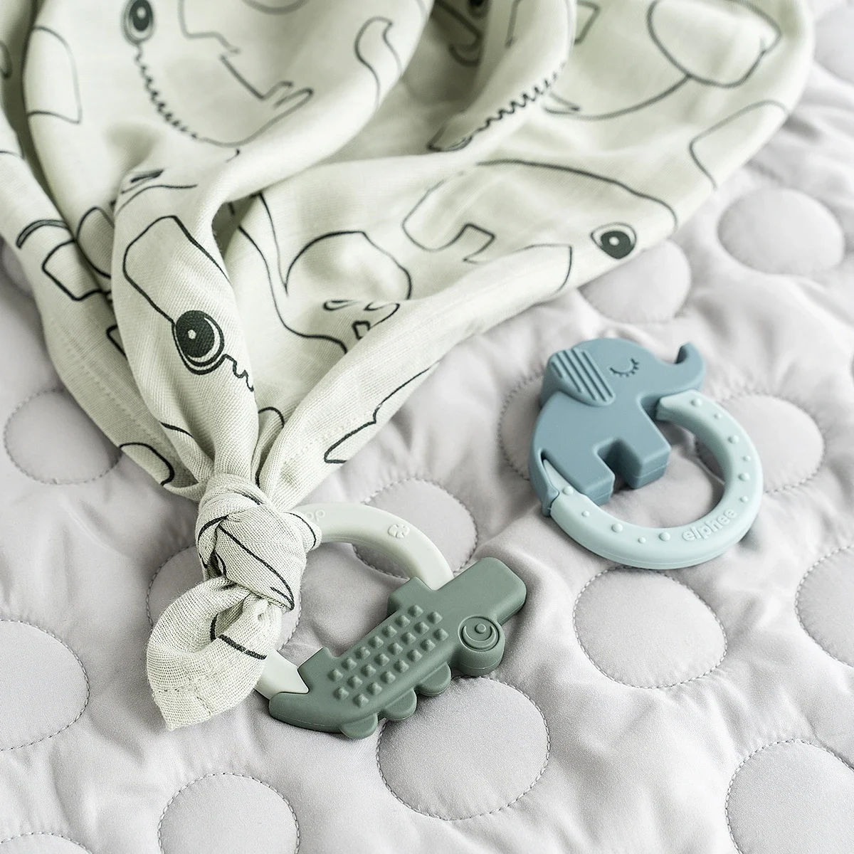 Done by Deer Teether Deer friends Green/Blue 2-pack Done by Deer