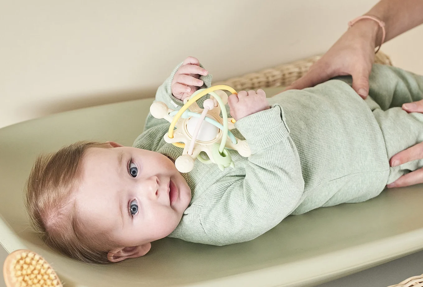 Nattou Soft Silicone Bitleksak Galaxy Pastell Nattou