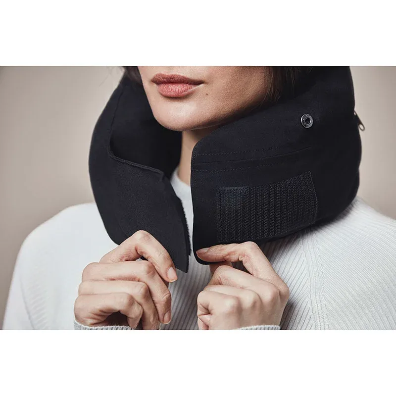 Ovaer Nackkudde med Huva Pitch Black Ovaer