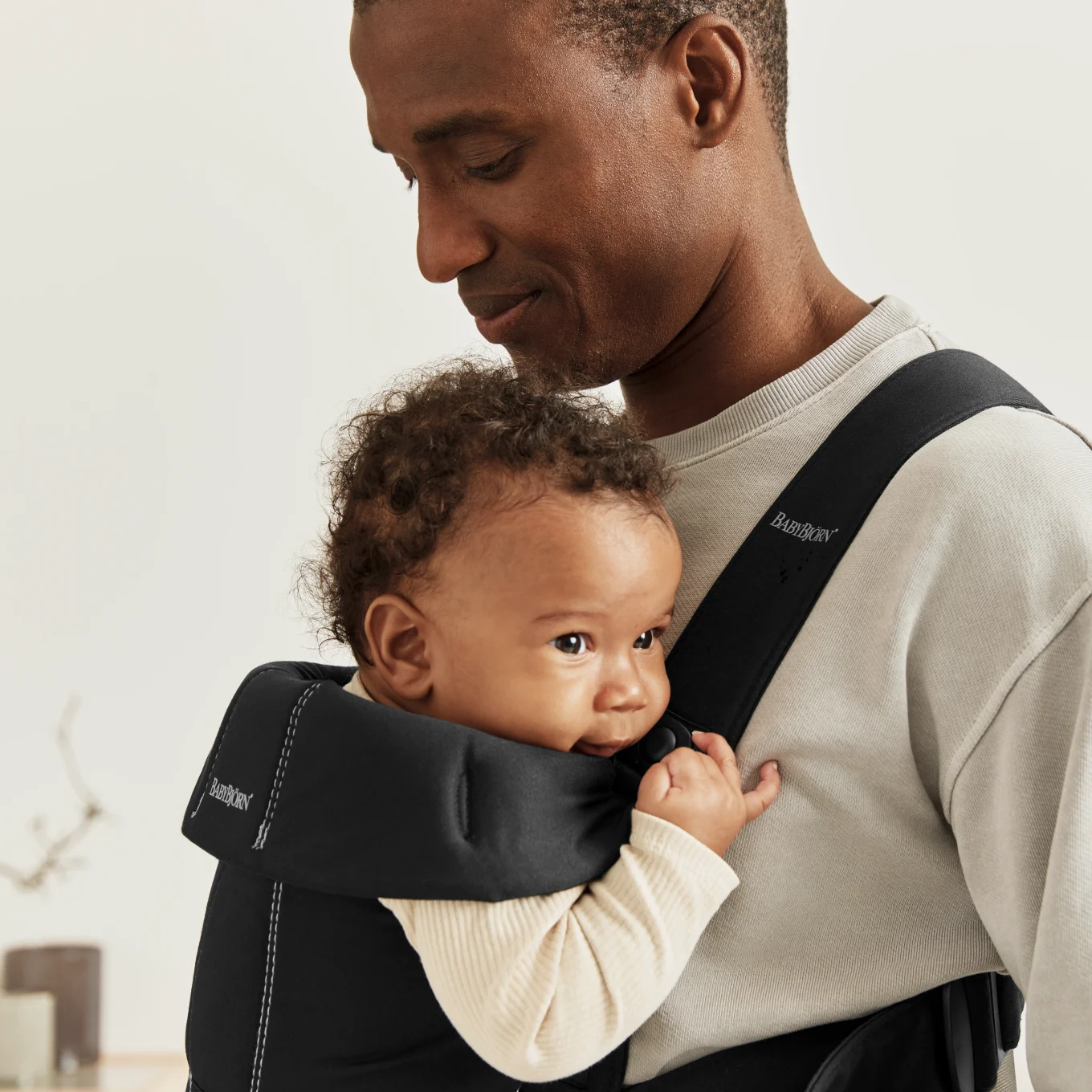 BabyBjörn Bärsele Mini Vävd Svart BabyBjörn