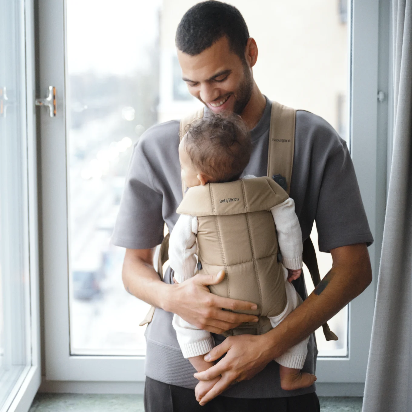 BabyBjörn Bärsele Mini Vävd Beige BabyBjörn