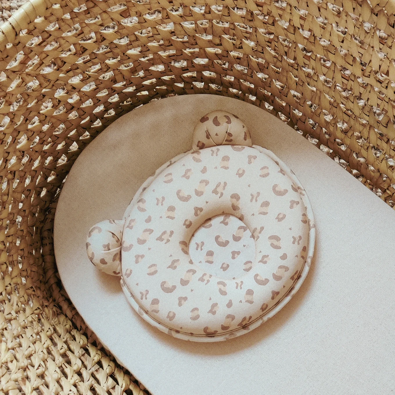 Candide Panda Babykudde Leopard Candide