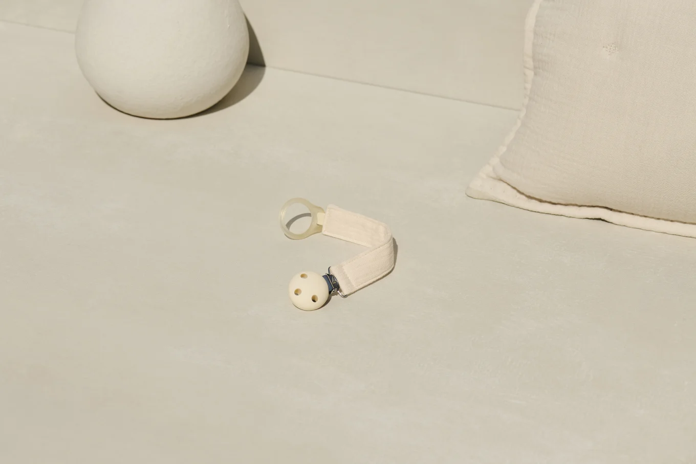 MAM Pacifier Clip Off White Mam