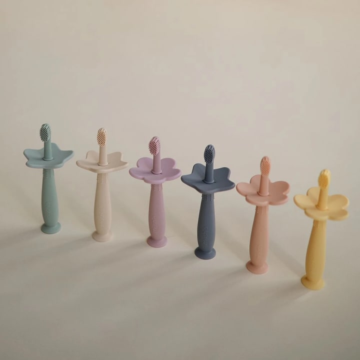 Mushie Star Training Toothbrush Shifting Sand Mushie