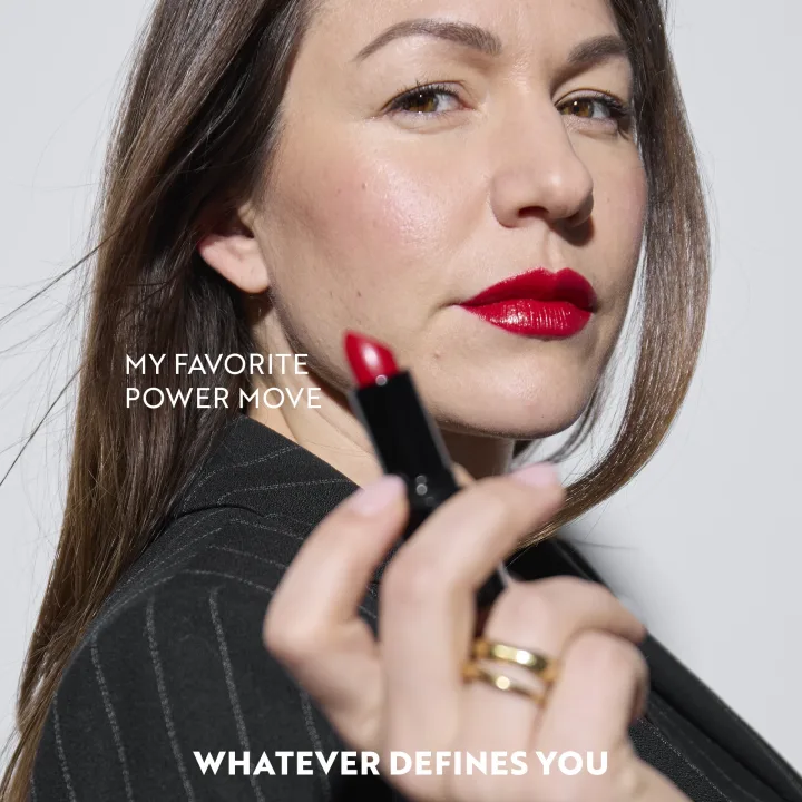 IsaDora Perfect Moisture Lipstick 4g 210 Ultimate Red IsaDora