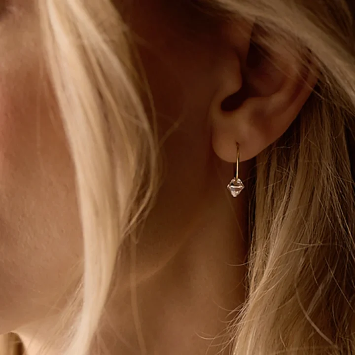 Blomdahl GT Ear Ring 14 mm Bicone 6 mm Crystal Blomdahl